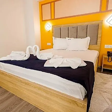 Eros Hotel 3*